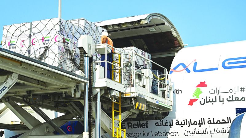 الامارات | الإمارات ترسل طائرة إغاثية للاجئين اللبنانيين والعائدين السوريين إلى سورية