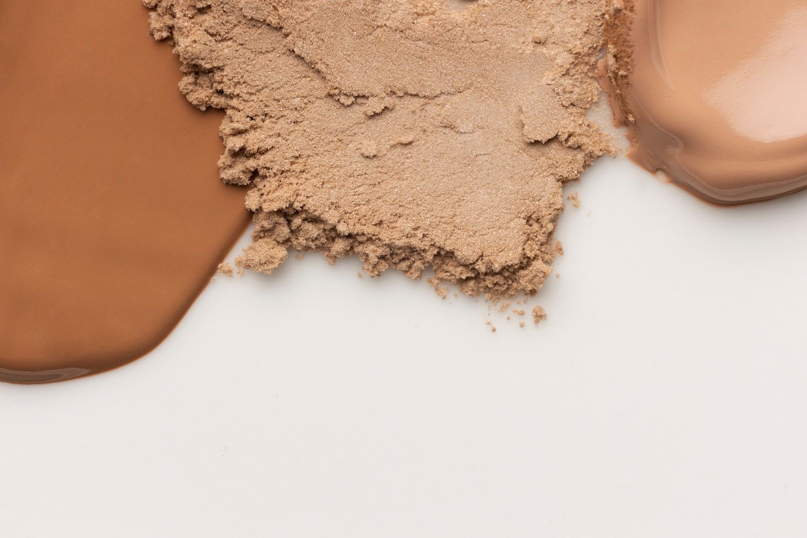 تاريخ تطور الفاونديشن.. من الأساسيات القديمة إلى الابتكارات الحديثة