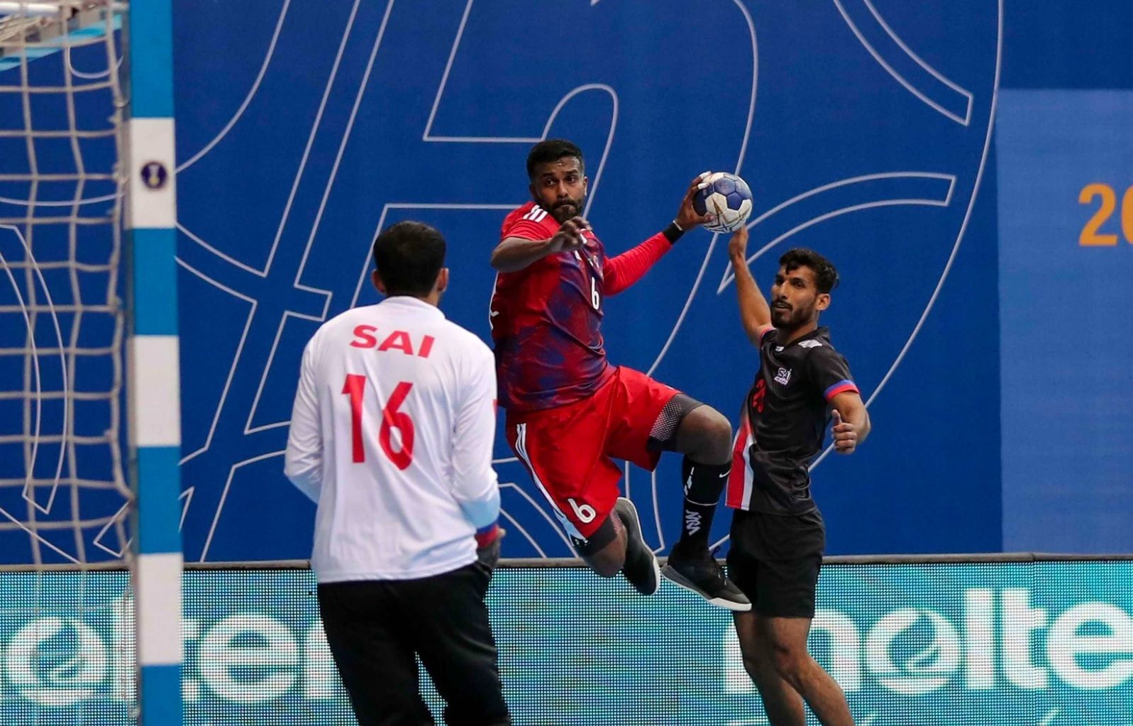 الامارات | الشارقة يعسكر في الدوحة استعداداً لـ"آسيوية اليد"