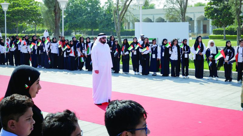 الامارات | أحمد بن محمد: عَلَم الإمارات رمز لرفعتها