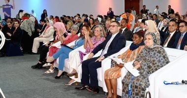 وزير الإسكان: مصر نفذت برامج عديدة ساهمت فى تمكين المرأة بالمجتمع المصري