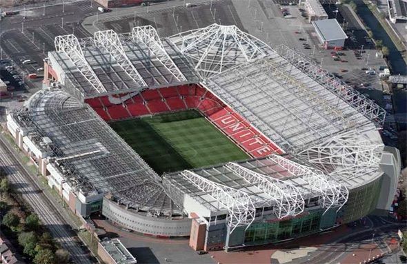 الامارات | غالبية مشجعي مانشستر يونايتد مع بناء ملعب جديد