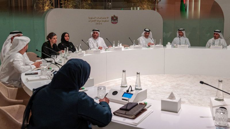 الامارات | فِرَق العمل تُقرّ منظومات لتسريع الإنجاز في الملفات الاستراتيجية