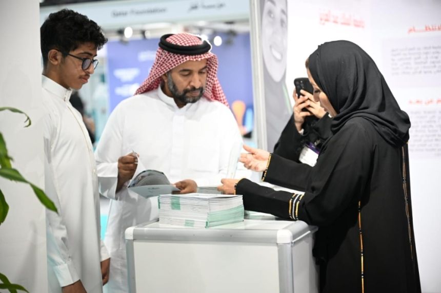 جامعة الملك عبدالعزيز تستعرض 247 برنامجا في الدراسات العليا  خلال معرض نجاح 2024