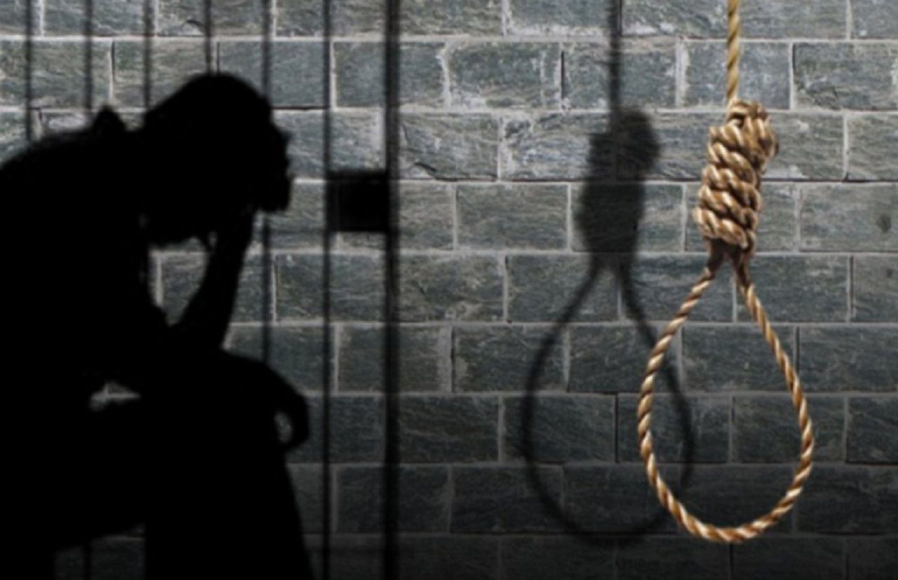 الامارات | طالب مصري ينهي حياته داخل حمام مدرسة خوفاً من عقاب والده