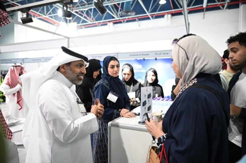 جامعة الملك عبدالعزيز تستعرض 247 برنامجا في الدراسات العليا  خلال معرض نجاح 2024