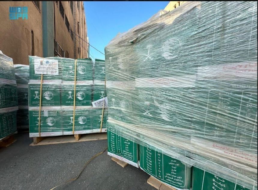 قوافل المساعدات السعودية تصل إلى شمال غزة لمواجهة الأزمة الإنسانية