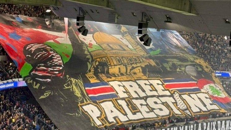 ليلة سياسية في "الأبطال".. لافتة باريسية "الحرية لفلسطين ولبنان"
