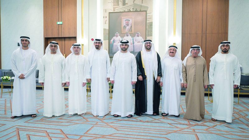 الامارات | منصور بن محمد يحضر أفراح الخزرجي والقرشي