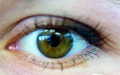 الامارات | لماذا تشيخ الجفون قبل أجزاء الوجه الأخرى؟