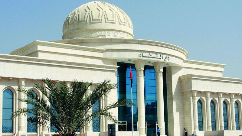 الامارات | امرأة تطلب 100 ألف درهم تعويضاً عن «صناديق هدايا»