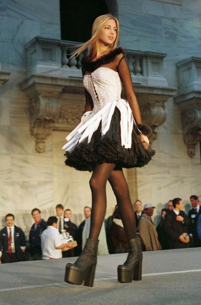 بالصور- إيفانكا ترامب أشهر عارضة أزياء في التسعينيات بعمر المراهقة
