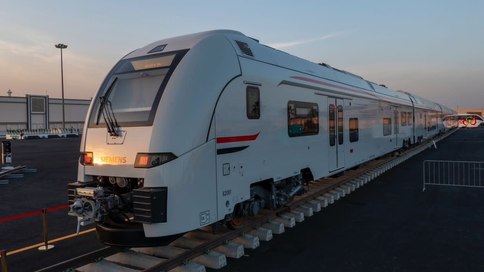 مشروعات النقل تدعم التنمية وتربط المجتمعات وتخفف الازدحام.. صور