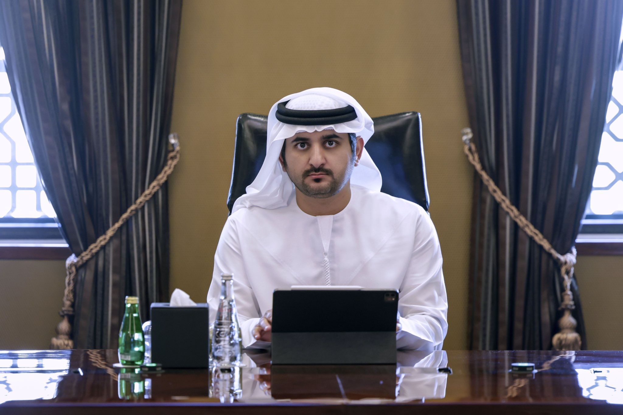 الامارات | مكتوم بن محمد يعتمد مشروع "المسارات الوظيفية للقضاة" لتطوير الكفاءات القضائية