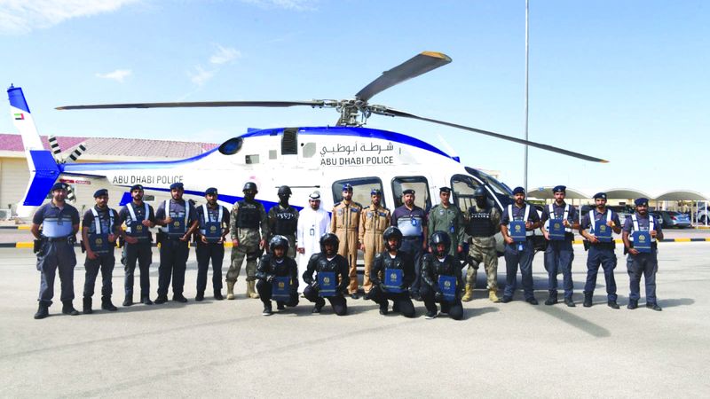 الامارات | تأهيل 23 منتسباً ميدانياً لشرطة أبوظبي