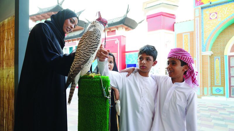 الامارات | نادي صقّاري الإمارات يستقطب زوار مهرجان الشيخ زايد