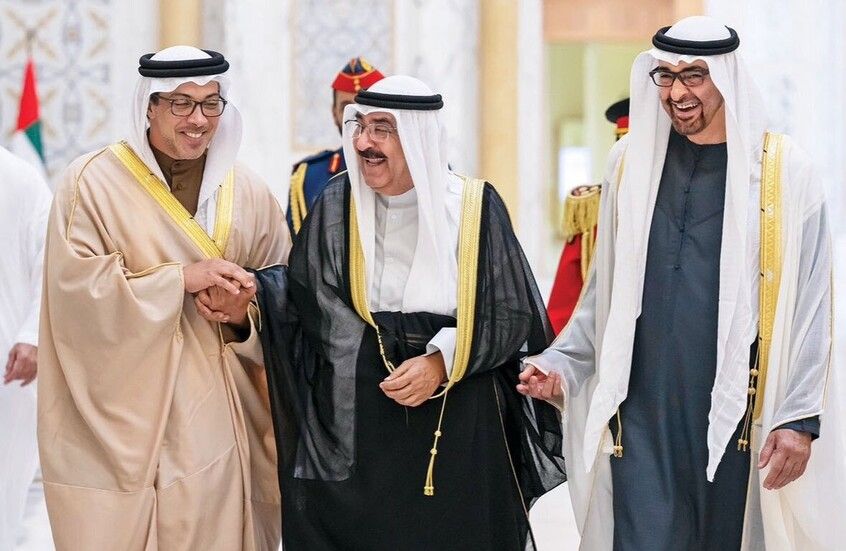 الخليج اليوم .. مع زيارته للكويت.. تفاعل مع صور لمحمد بن زايد مرتديا الزي العسكري خلال حرب التحرير (صور + فيديو)