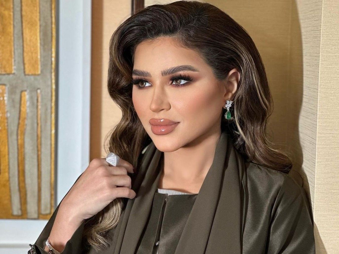 لمناسبة يوم ميلادها.. مدونة الموضة نهى نبيل تلهمك صيحات جمالية عصرية