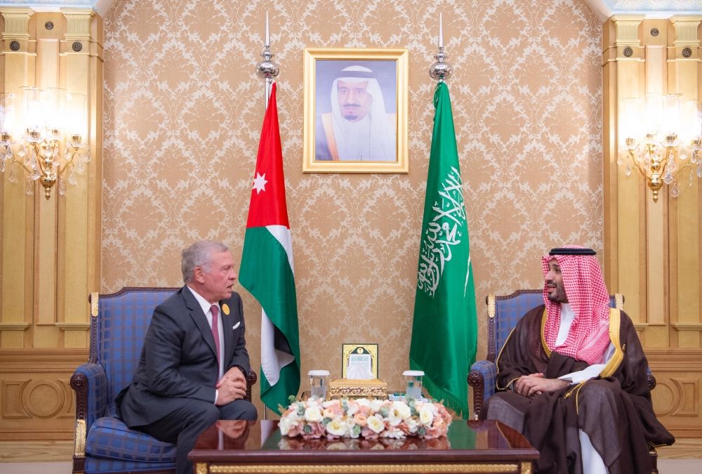 ولي العهد يبحث تطوير العلاقات الثنائية مع ملك الأردن