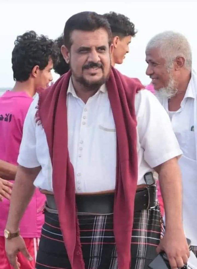 أبين.. قبائل الجعادنة تنصب نقاطًا مسلحة للمطالبة بالكشف عن مصير المُقدّم "عشال"