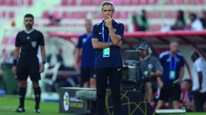 الامارات | مدرب شباب الأهلي ينفي التفاوض مع روما