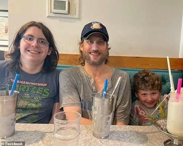 الامارات | أميركي يقتل زوجتيه السابقة والحالية وإبنيهما ثم ينتحر بسبب فوز ترامب