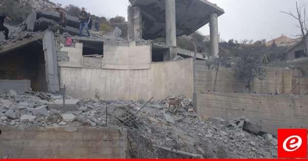 الدفاع المدني: انتشال جثامين ١٠ شهداء وسحب ٥ جرحى من تحت الأنقاض جراء غارة إسرائيلية على بلدة جون