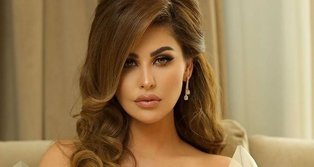 مي سليم تثير الجدل بصورة مع شاب وتوضح