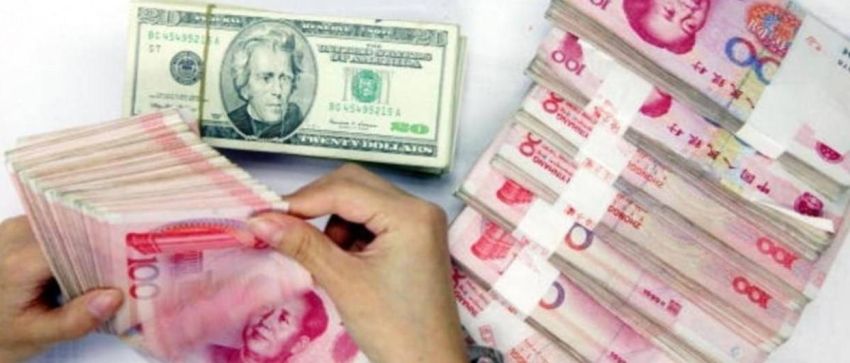 تراجع العملة الصينية أمام الدولار