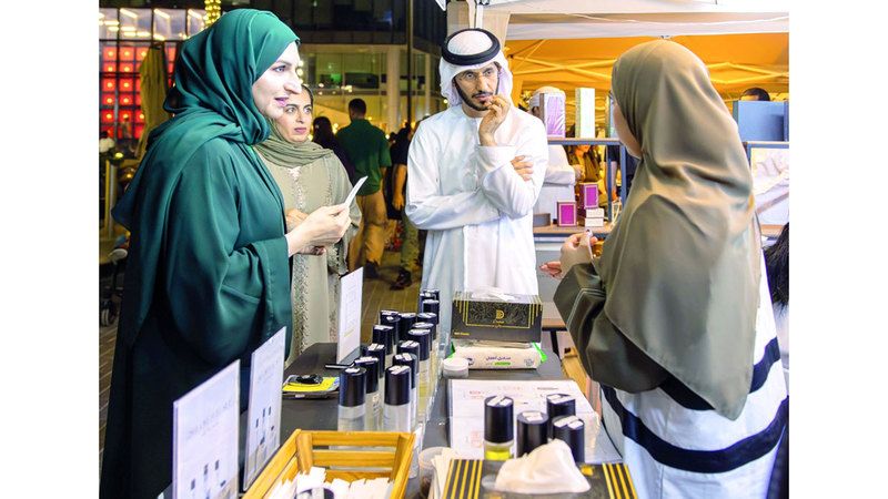 الامارات | إبداعات إماراتية  شابة تضع بصمتها  في «دبي للتصميم»