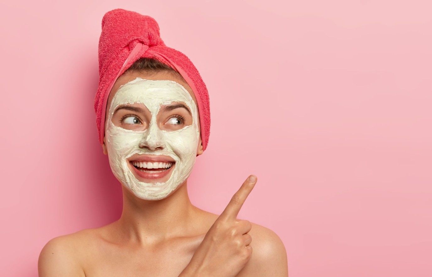 أفضل 4 ماسكات طبيعية لتفتيح الوجه.. تمنح وجهك إشراقة طبيعية وحيوية