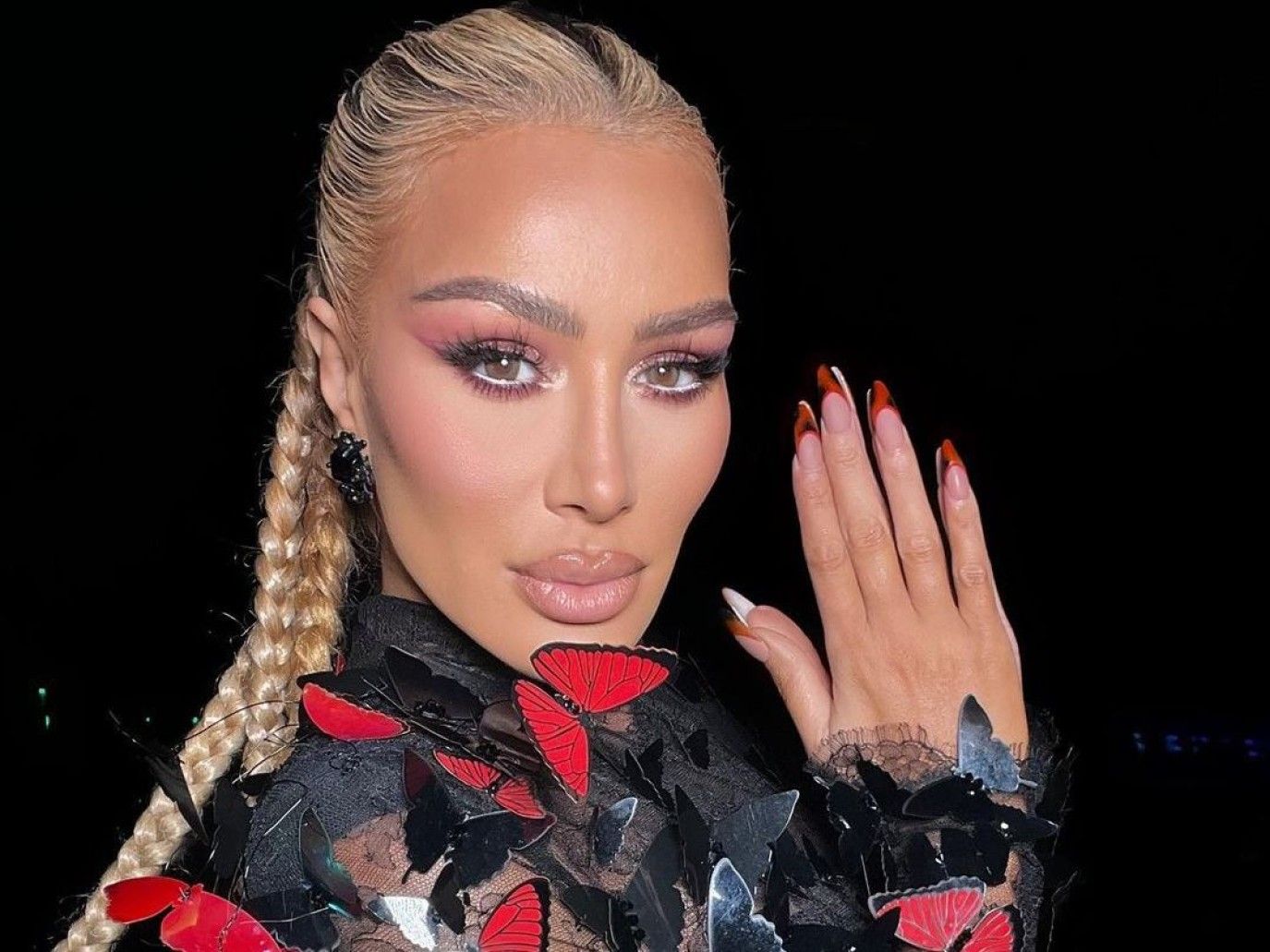 مايا دياب في يوم ميلادها.. 10 إطلالات جمالية شكلت عنواناً للجرأة والتفرد