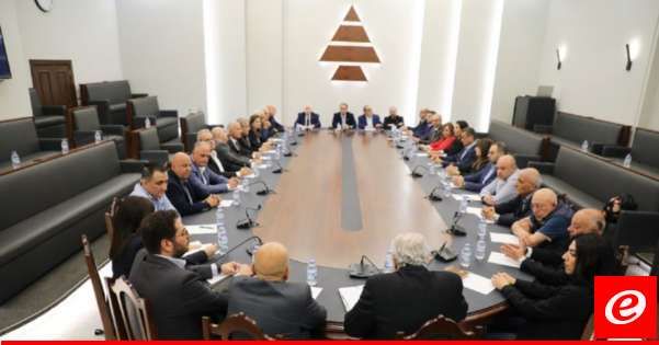 الكتائب: لضرورة أن يكون لبنان حاضرا على طاولة المفاوضات حفاظا على وجهه ودوره