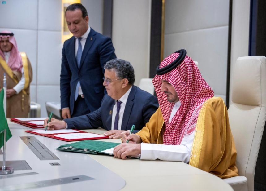 وزير الداخلية يوقع اتفاقية تعاون مع وزير العدل المغربي