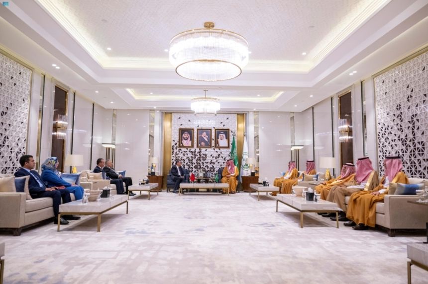 وزير الداخلية يوقع اتفاقية تعاون مع وزير العدل المغربي