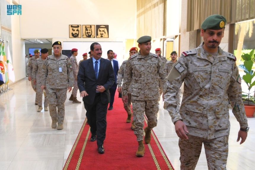قائد القوات المشتركة يستعرض الدعم السعودي مع وزير الداخلية اليمني