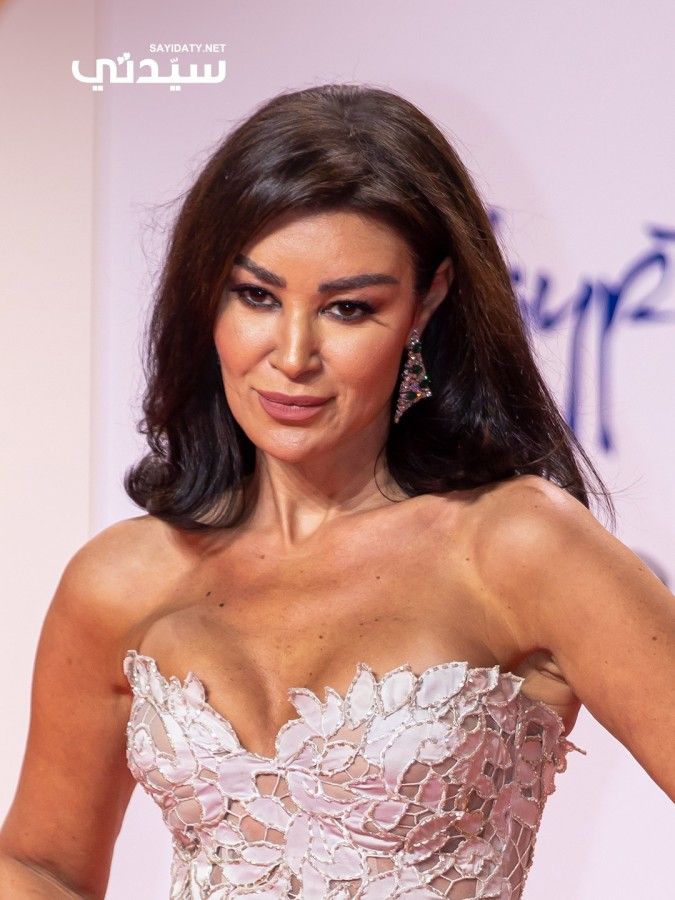 مكياج وتسريحات شعر النجمات في افتتاح مهرجان القاهرة السينمائي الدولي 2024