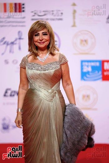 ليلى علوى وسوسن بدر ورشا مهدى على السجادة الحمراء للقاهرة السينمائى