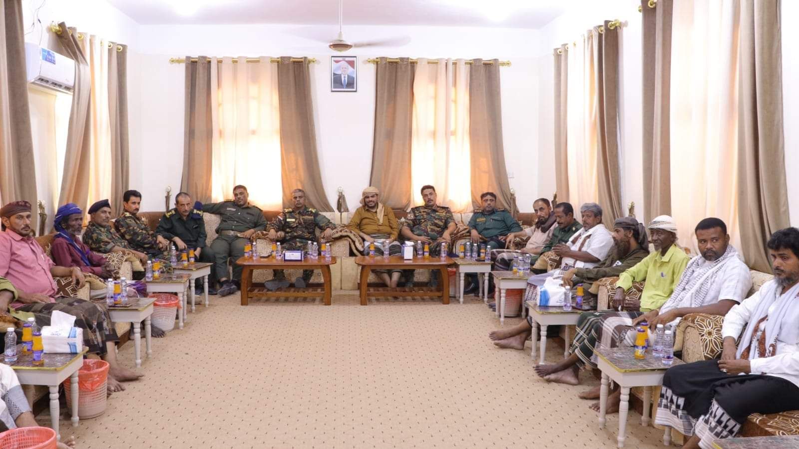 المهرة.. اجتماع موسع لمناقشة التحديات الأمنية ومكافحة تهريب المخدرات