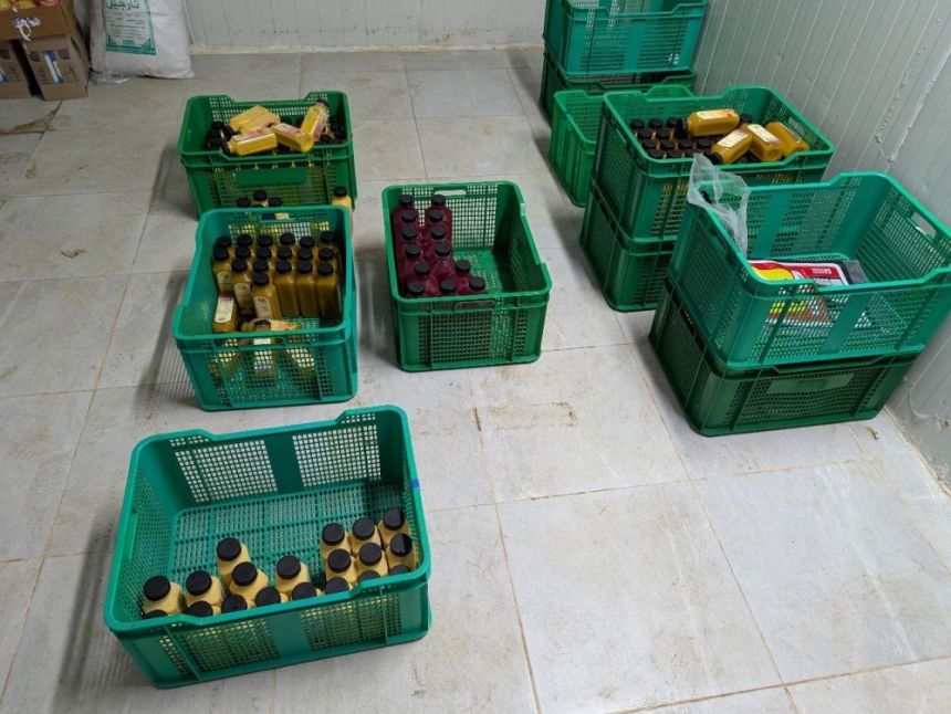 جدة.. إتلاف 200 كجم من المواد الفاسدة المستخدمة في تحضير العصائر