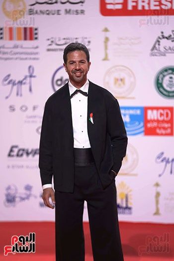 ليلى علوى وسوسن بدر ورشا مهدى على السجادة الحمراء للقاهرة السينمائى