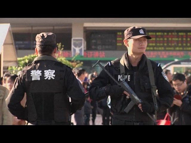 الامارات | بسبب طلاقه.. زوج محبط يقنل ويجرح 78 شخصاً ويحاول الانتحار