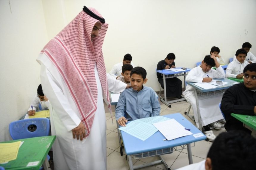 الأحد.. عودة الدراسة.. و4 إجازات في انتظار الطلاب