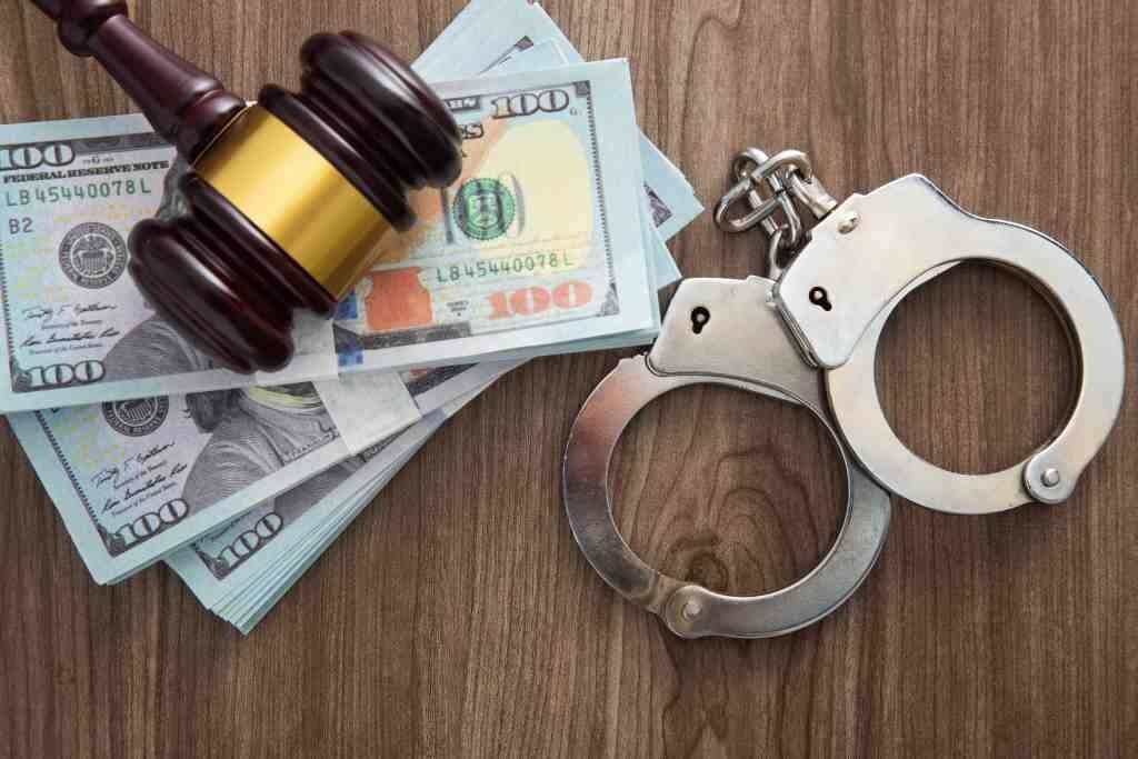 الامارات | لص يحصل على تسوية بخمسة ملايين دولار وهو في السجن