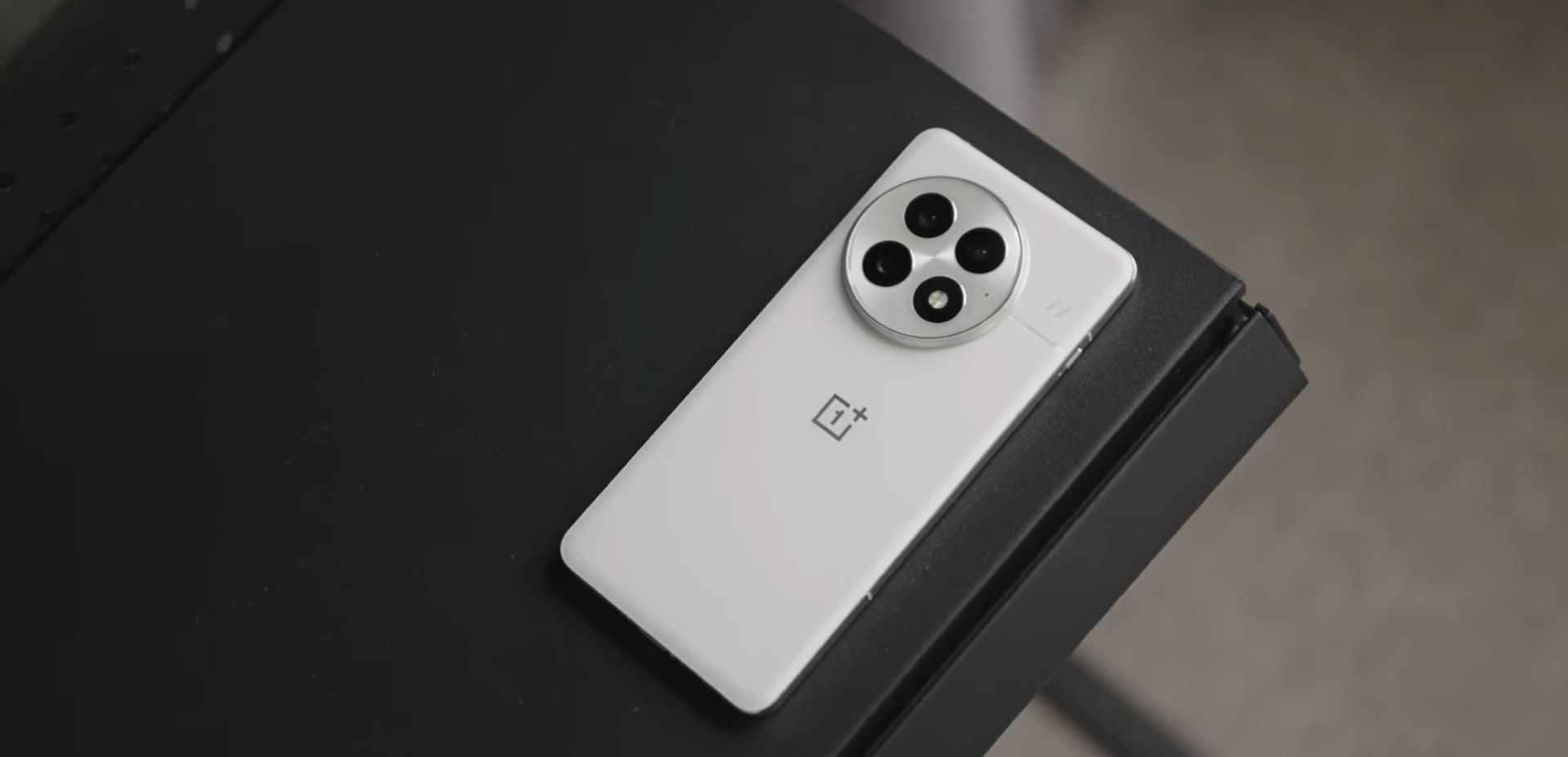 تكنولوجيا: تسريب تفاصيل الألوان والذاكرة لـ OnePlus 13 و13R عالميًا