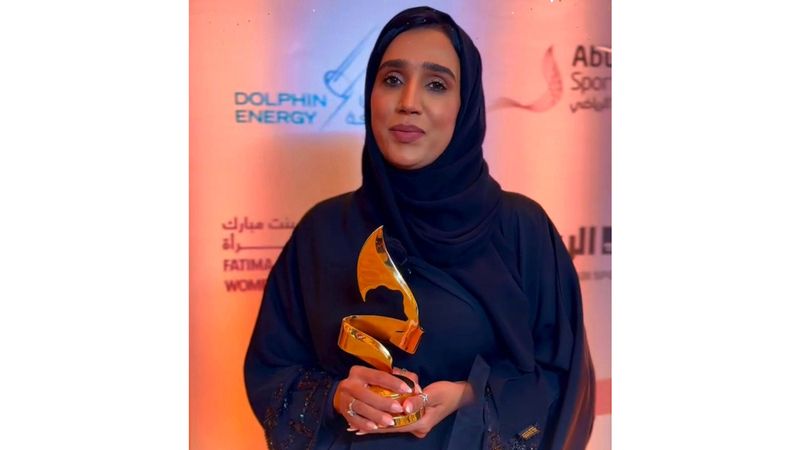 الامارات | رقية الزعابي.. أم رياضية تصيغ 5 مواهب ذهبية في «الرماية والخيل والسباحة»