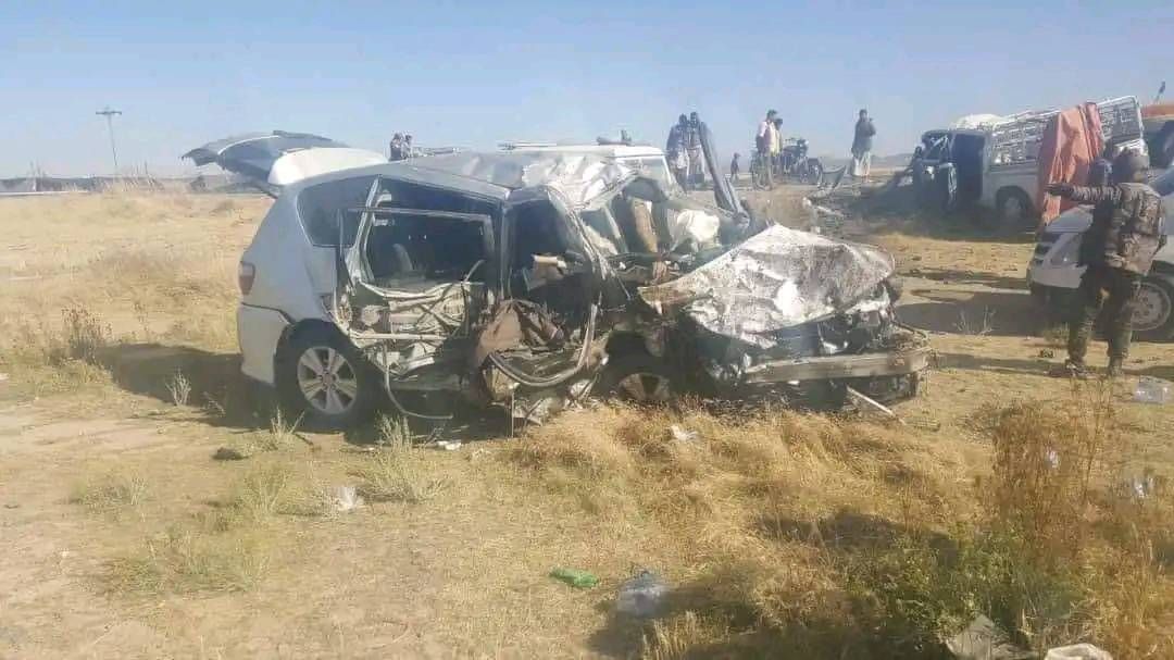 ستة من أسرة واحدة.. وفاة وإصابة 15 شخصًا بحادث مروري في "ذمار" 