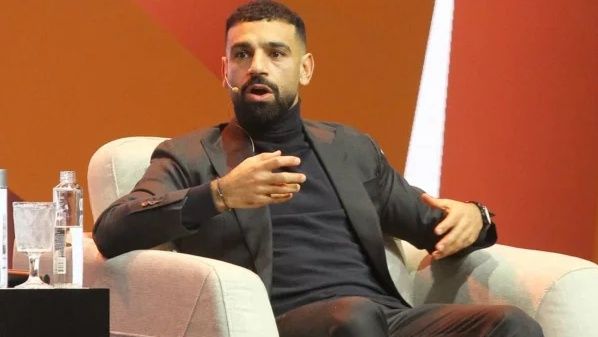 صلاح: القراءة حماية من السقوط وابنتي ممنوعة من السوشيال ميديا