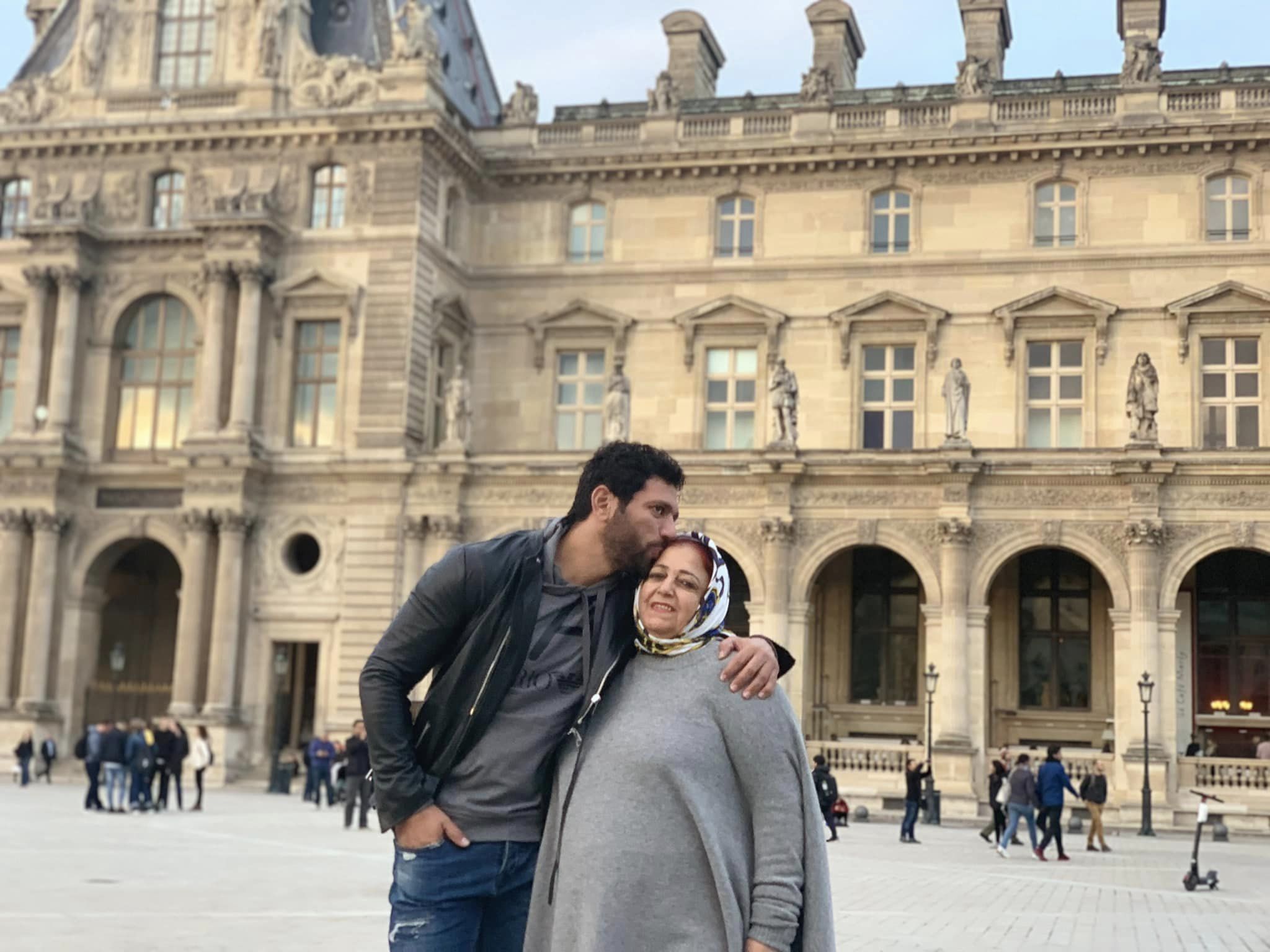 مآسي حسن الرداد مع وفاة ذويه.. ما بين حادث تريلا وسقوط عمارة ووباء كورونا