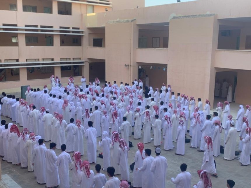 مدارس التعليم العام تبدأ بإرسال الخطط الأسبوعية لأولياء الأمور عبر "مدرستي"